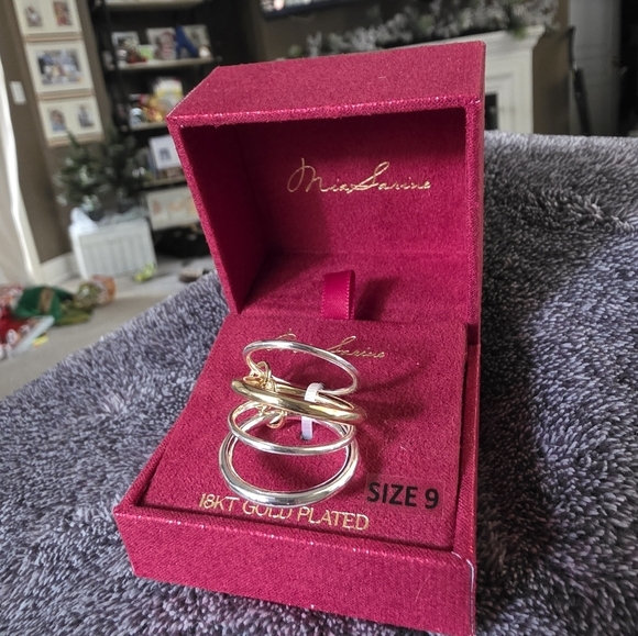 mia sarine Jewelry - Mia Sarine 18kt Gold Plated Stakable Ring Size 9